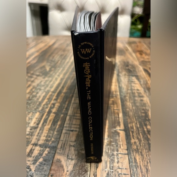 Harry Potter The Wand Collection Book - Picture 5 of 8